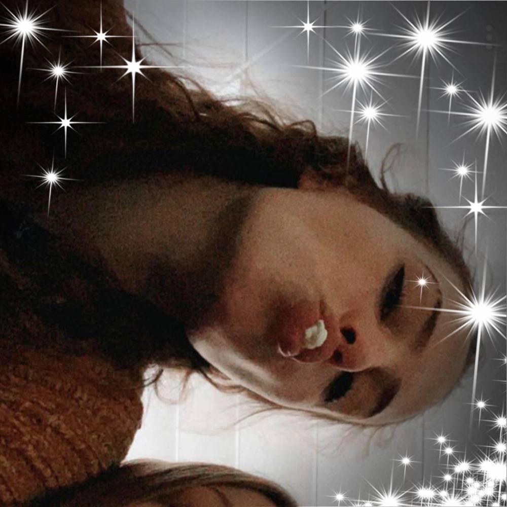 Meet your Posher, Ellysia